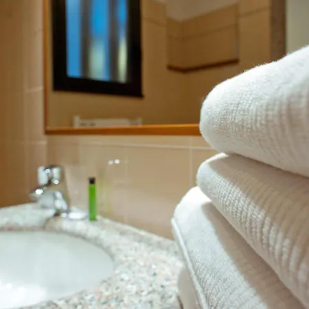 מלון Ambassador 3*