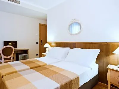 Ambassador 3*