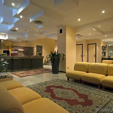 מלון Ambassador 3*