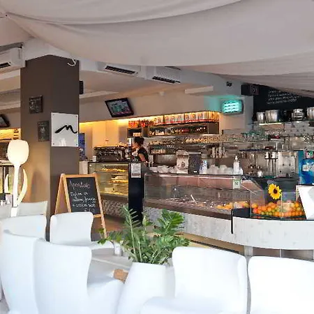 Ambassador פסארו