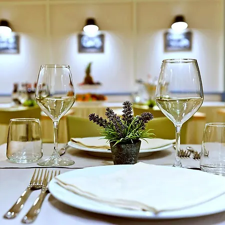 Ambassador פסארו