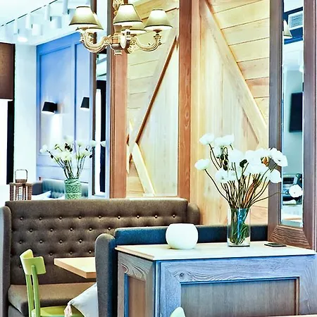 Ambassador מלון פסארו